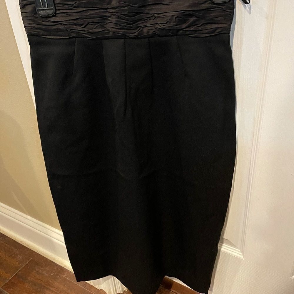 Black PRADA pencil skirt!